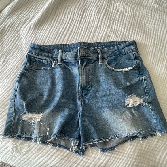 Old Navy High Rise OG Straight Shorts in Size 10 - Picture 1 of 4